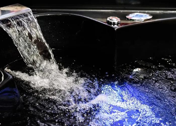 Believe One Con Nocleg ze śniadaniem 4*